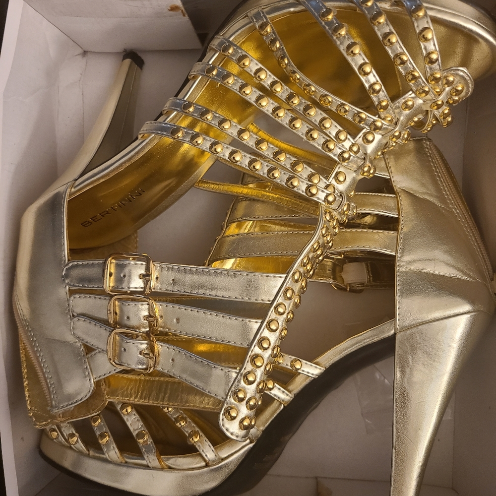 Womens Gold Peeptoe Heel - Picture 2 of 8